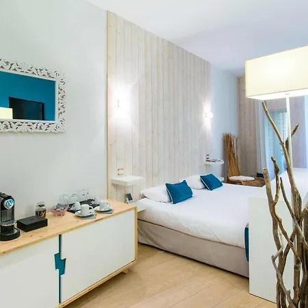 Otel Des Ducs 3*