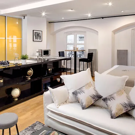 Des Ducs מלון 3*