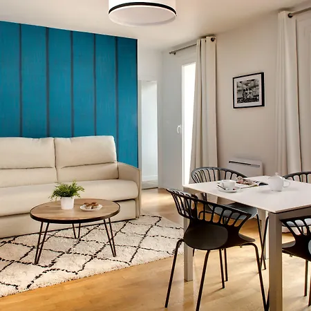 Des Ducs 3* דיז'ון