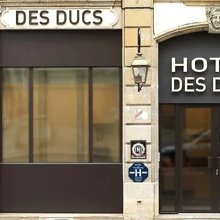 Hotel Des Ducs 3*